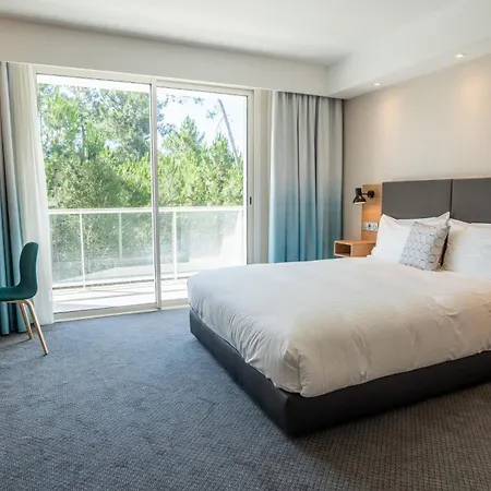 - Bordeaux-merignac By Ihg Hotel