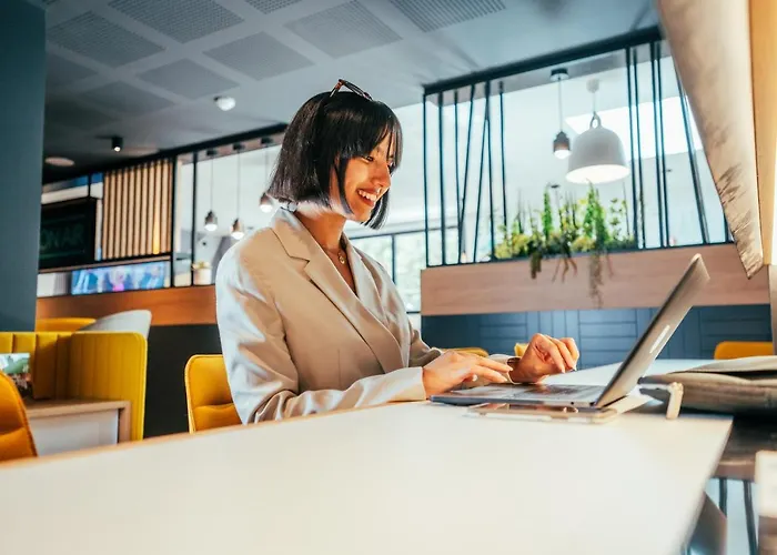 - Bordeaux-merignac By Ihg Hotel